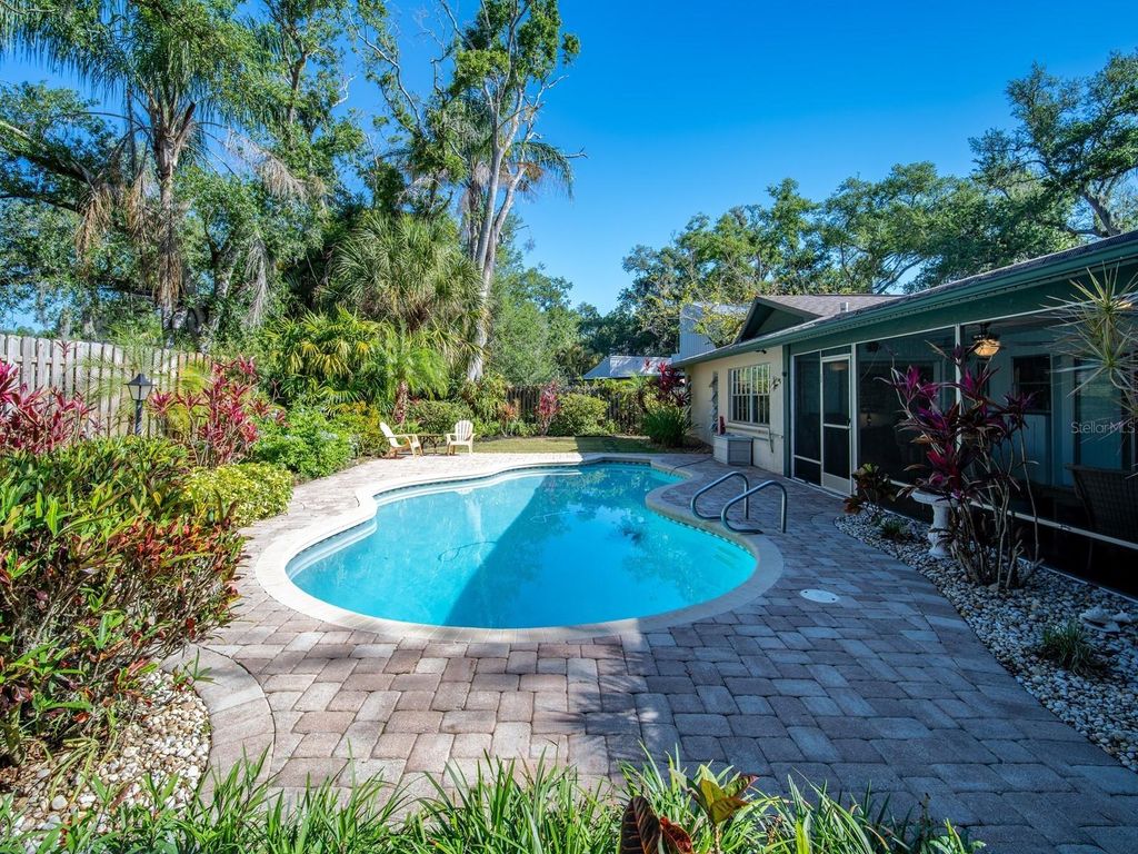 Photo of 2120 Robinson Avenue, Sarasota, FL 34232 (MLS # A4690965)