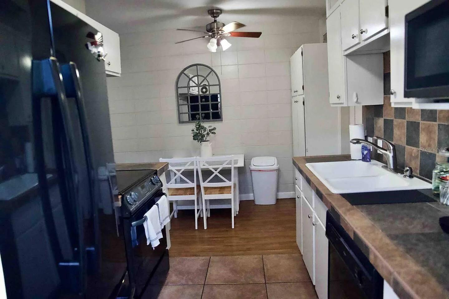 LAWSONA PARK - Residential Income