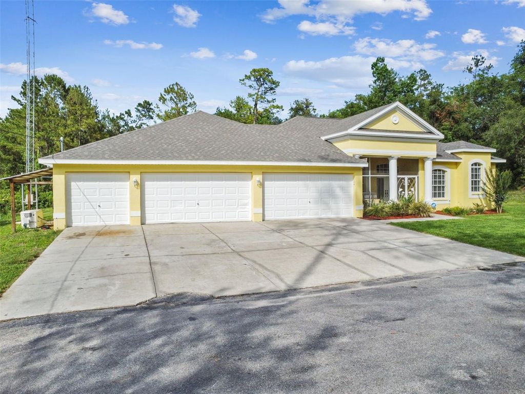 Photo of 22605 SKYVIEW CIRCLE, BROOKSVILLE, FL 34602 (MLS # T3448697)