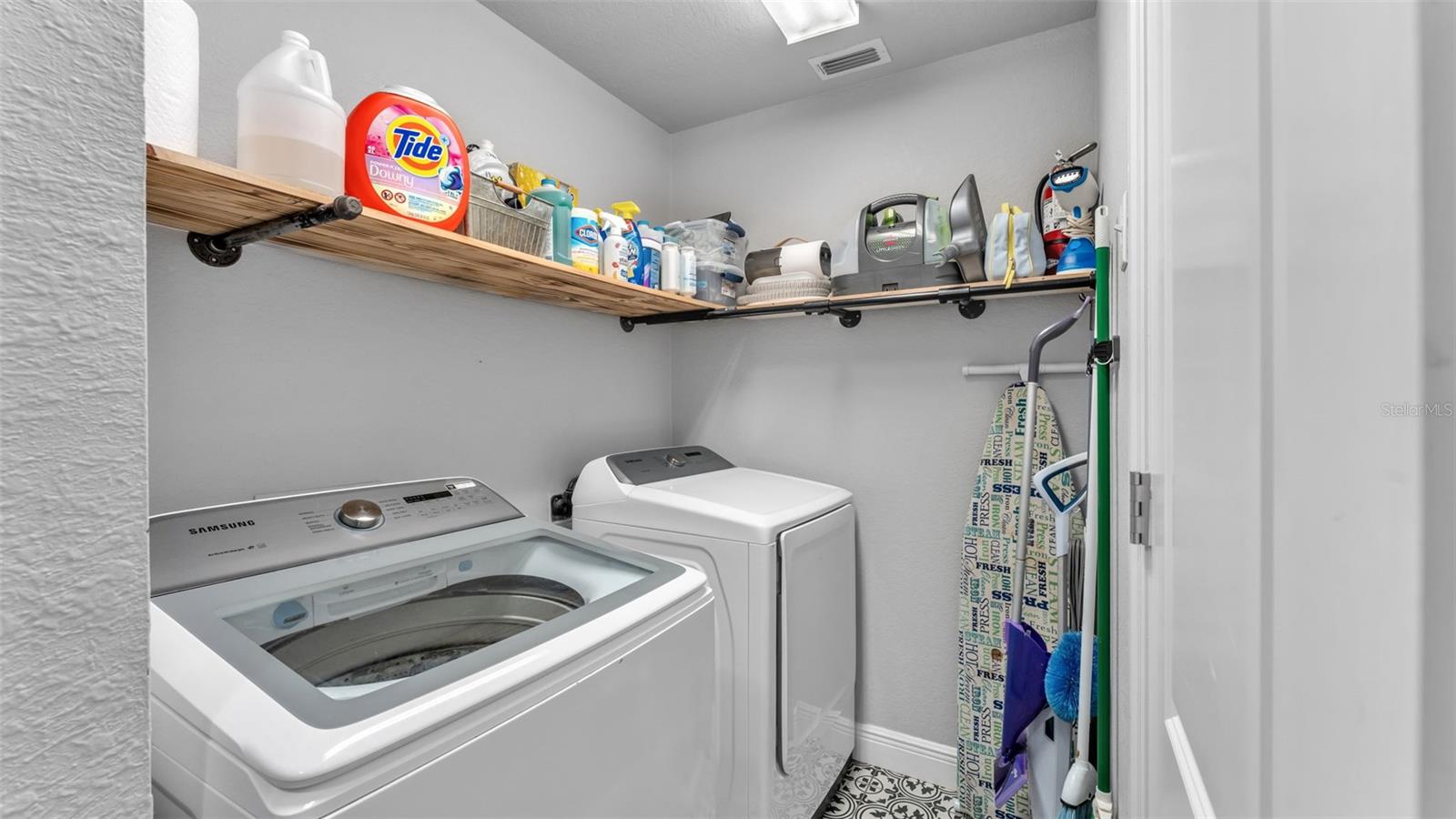 TAYLOR LNDG - Residential