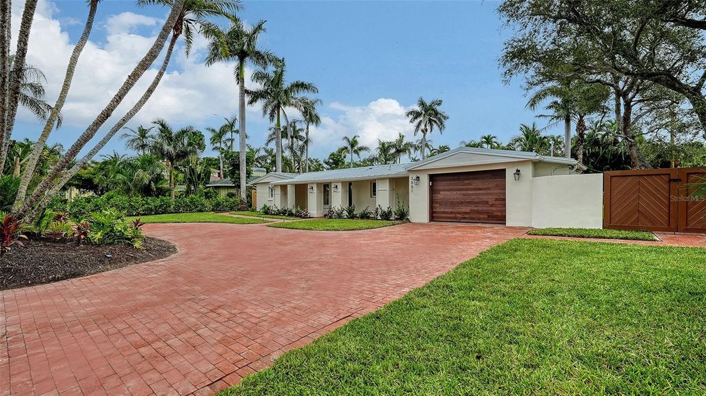 Photo of 3851 Tangier Terrace, Sarasota, FL 34239 (MLS # A4665264)