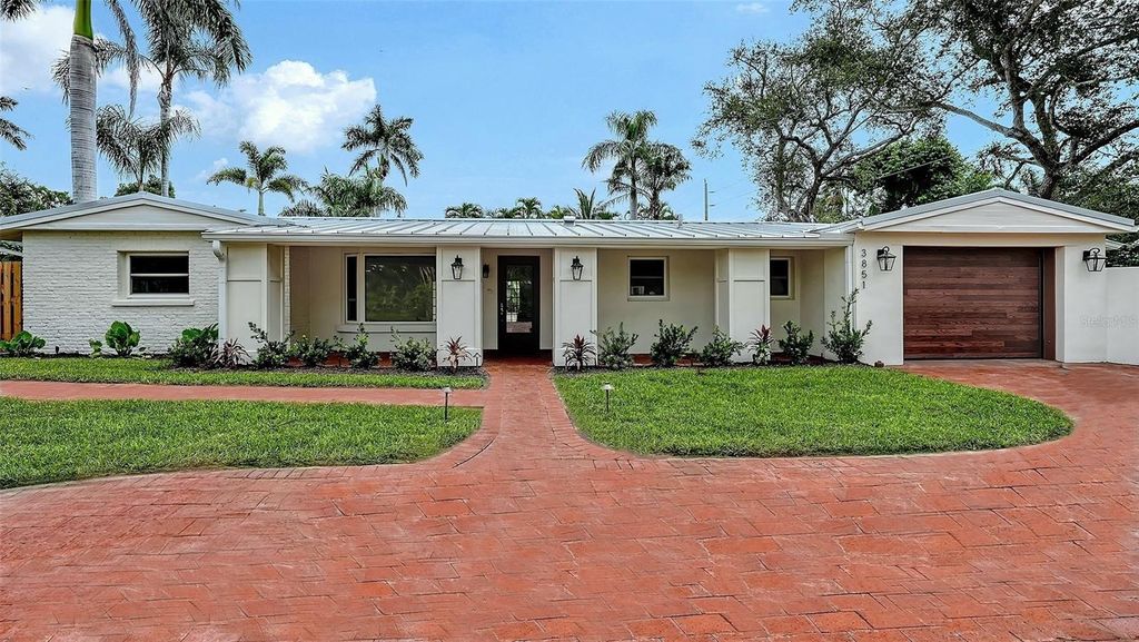 Photo of 3851 Tangier Terrace, Sarasota, FL 34239 (MLS # A4665264)