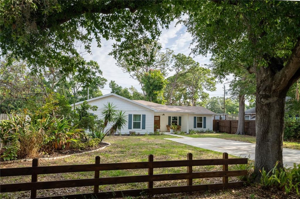 Photo of 7979 48th Avenue N, St Petersburg, FL 33709 (MLS # TB8506677)