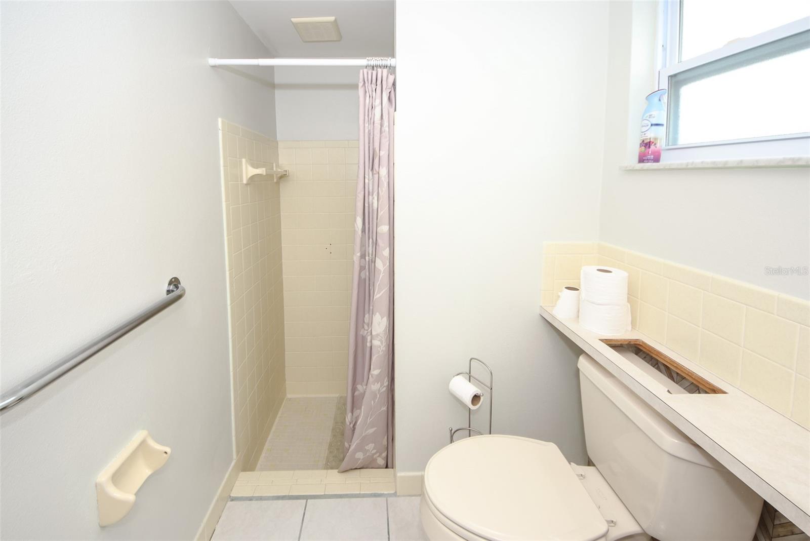 BEACON WOODS VILLAGE - Residential Lease