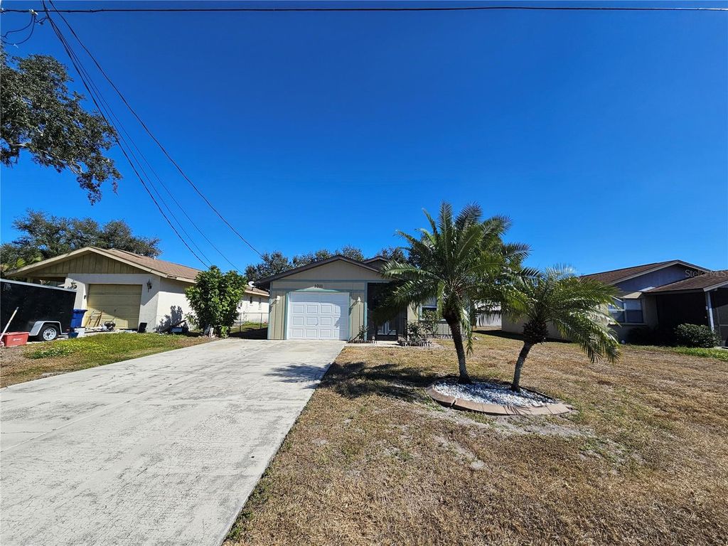 Photo of 1011 Bacon Avenue, Sarasota, FL 34232 (MLS # A4681625)