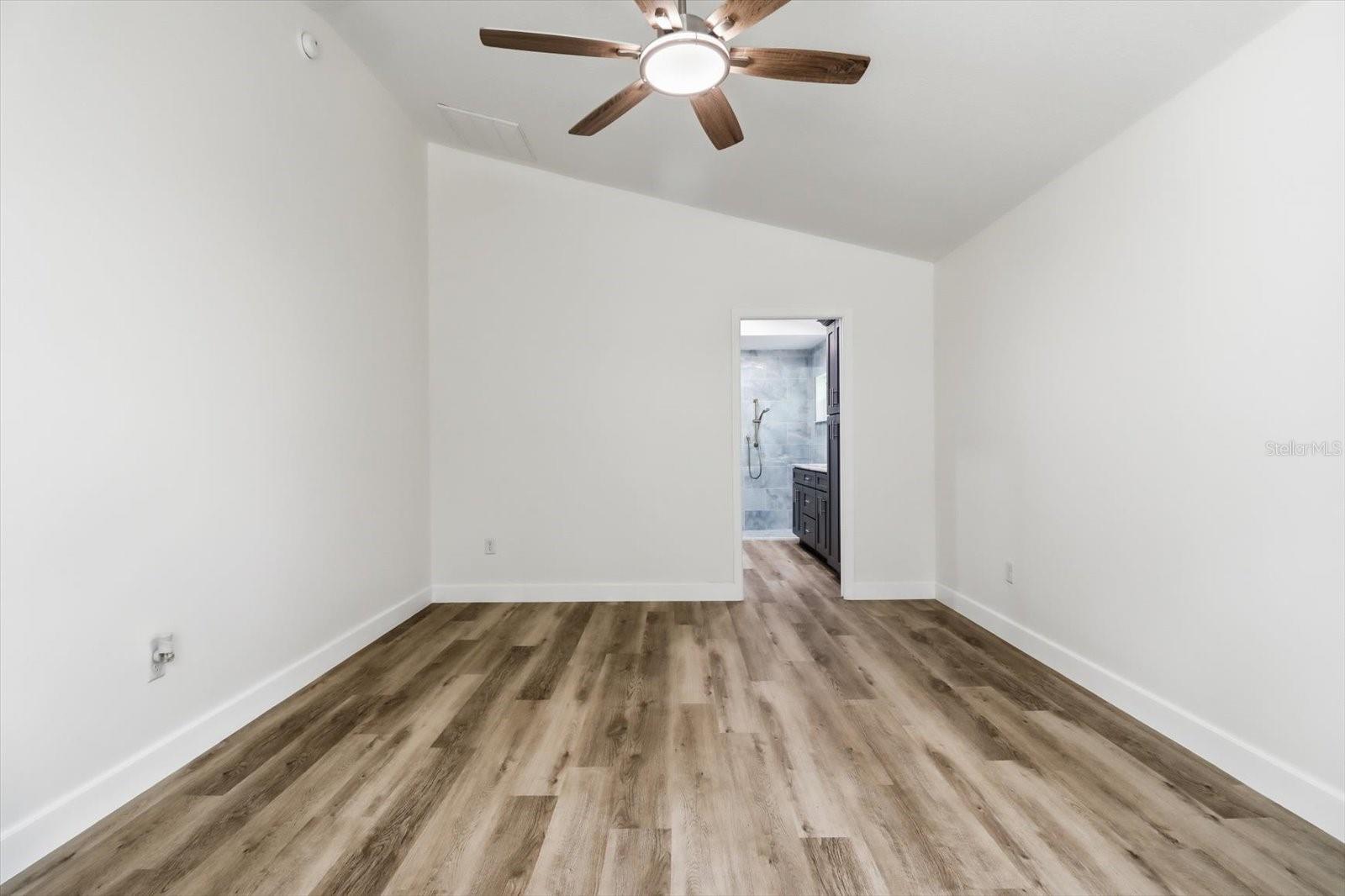 CRYSTAL MANOR UNIT 01 - Residential