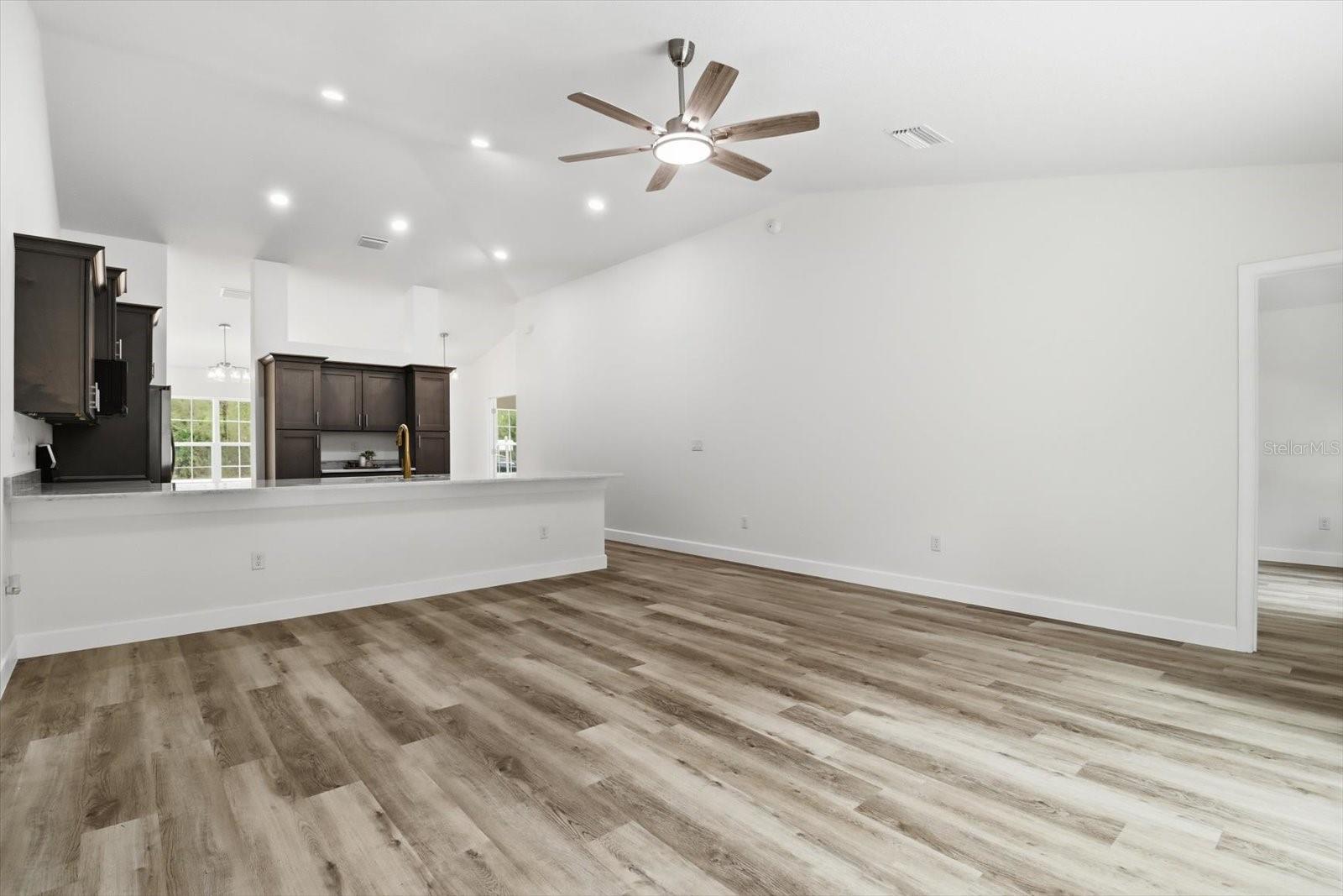 CRYSTAL MANOR UNIT 01 - Residential