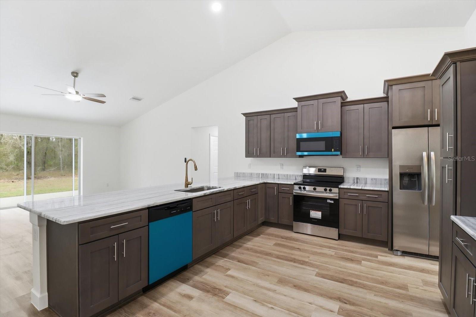 CRYSTAL MANOR UNIT 01 - Residential