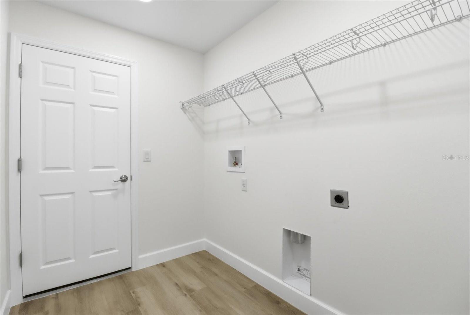 CRYSTAL MANOR UNIT 01 - Residential