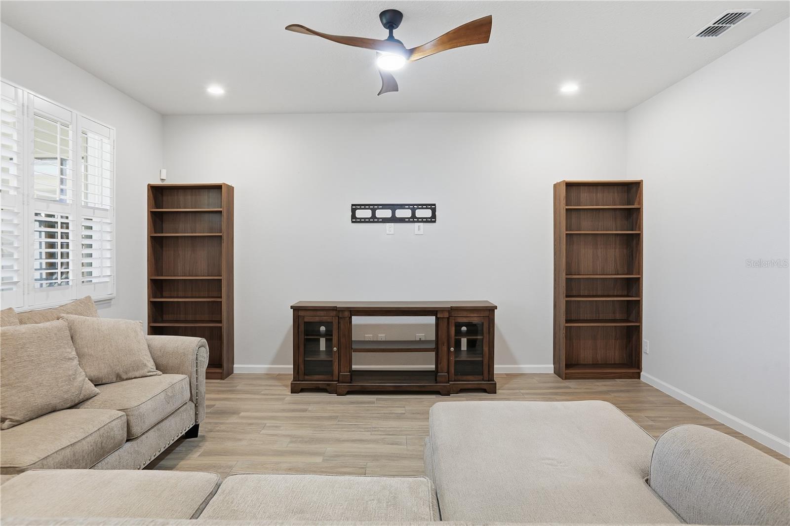 RIVERSIDE OAKS PH 2 - Residential