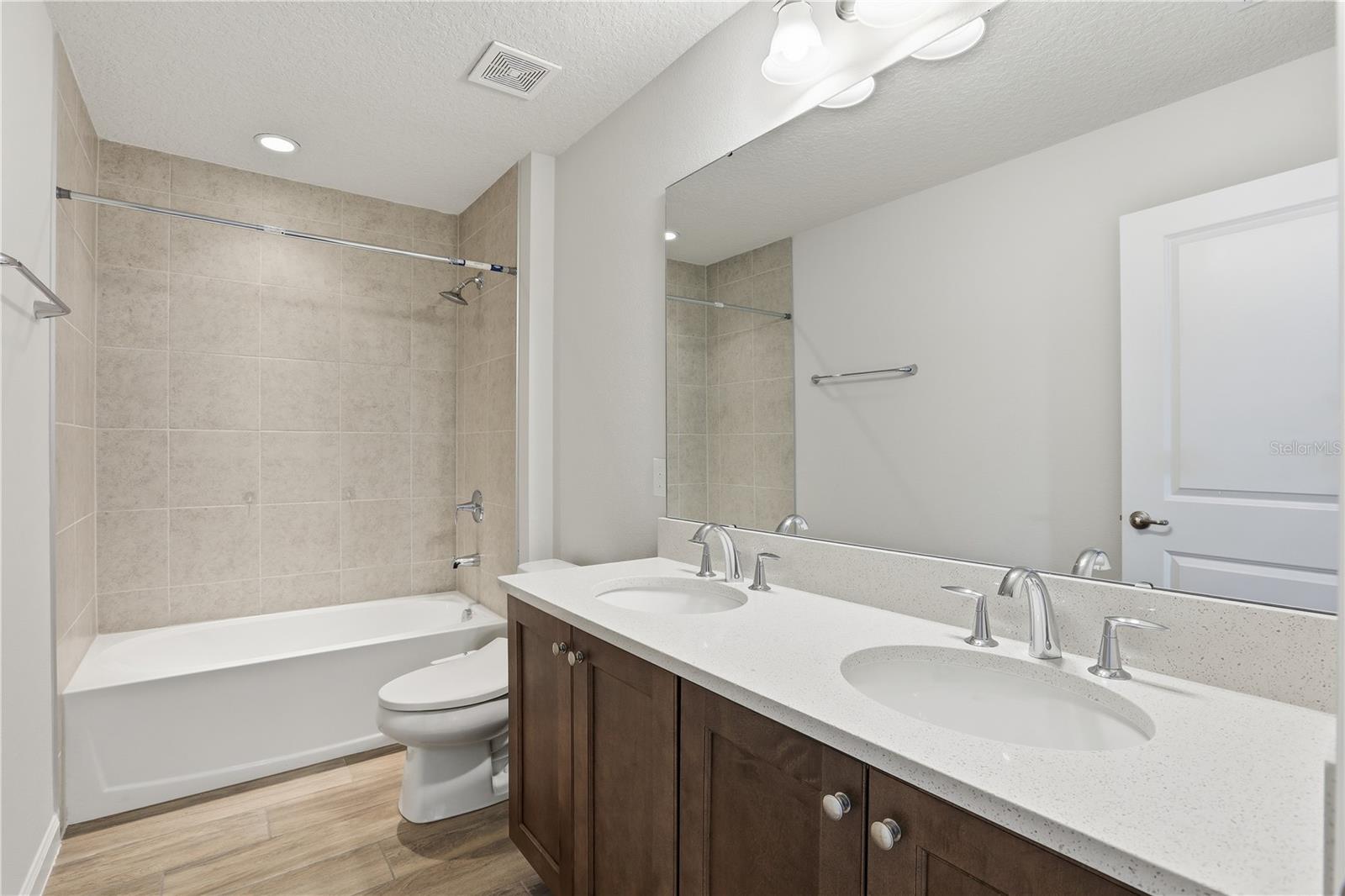 RIVERSIDE OAKS PH 2 - Residential