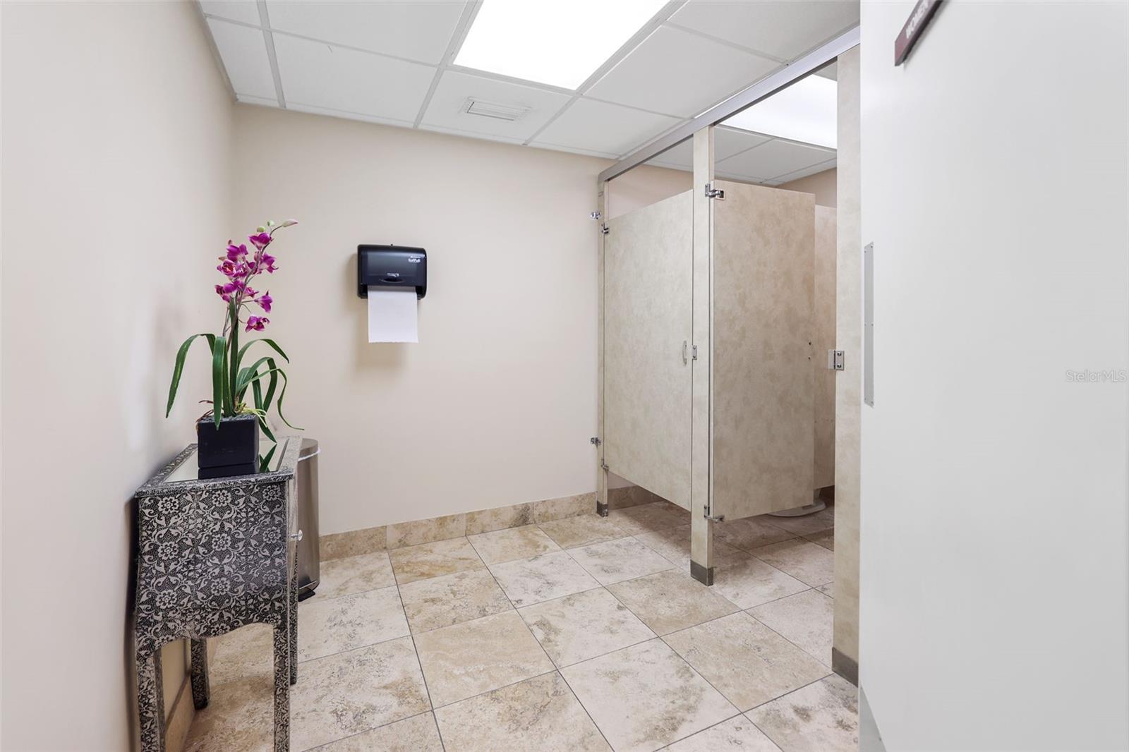 DREW PARK RE OF - Commercial Sale