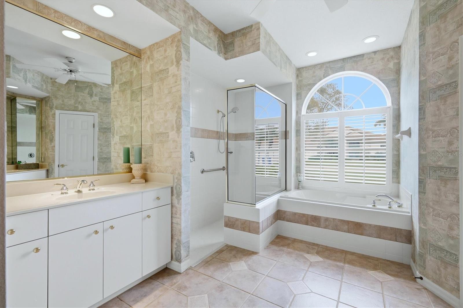 EDGEWATER VILLAGE SUBPHASE B - Residential