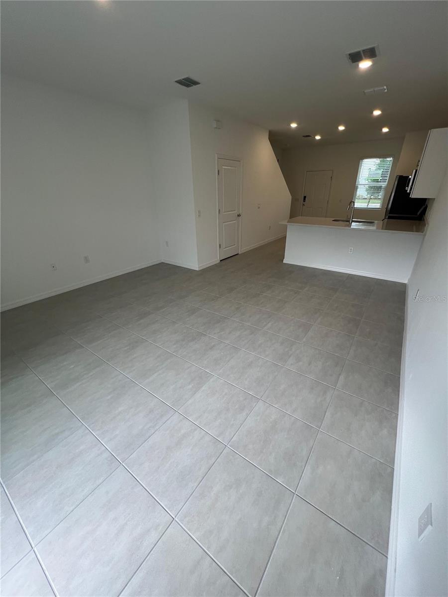 WESTVIEW PH 3 POD - Residential Lease