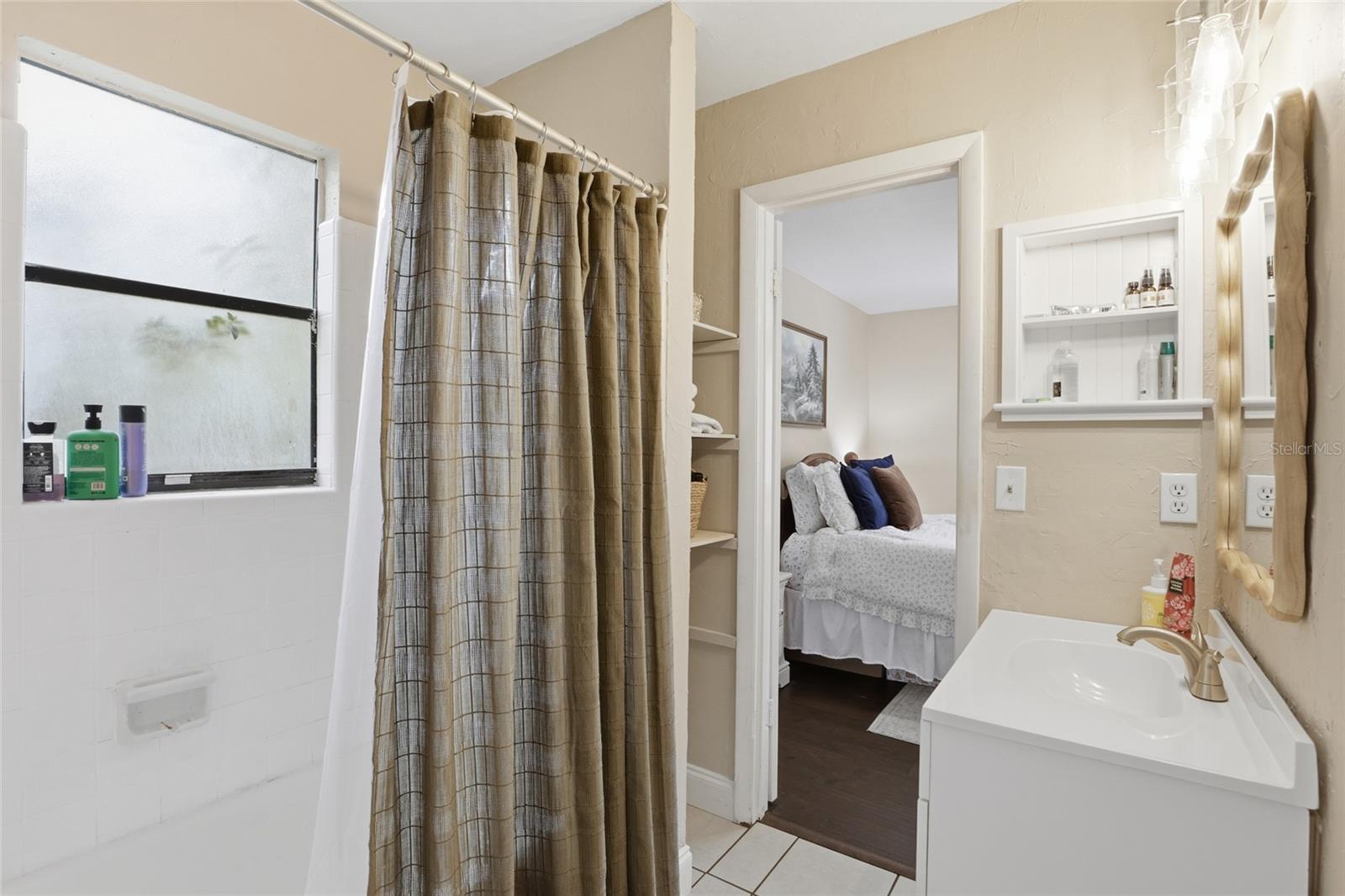 SPRINGTREE III - Residential