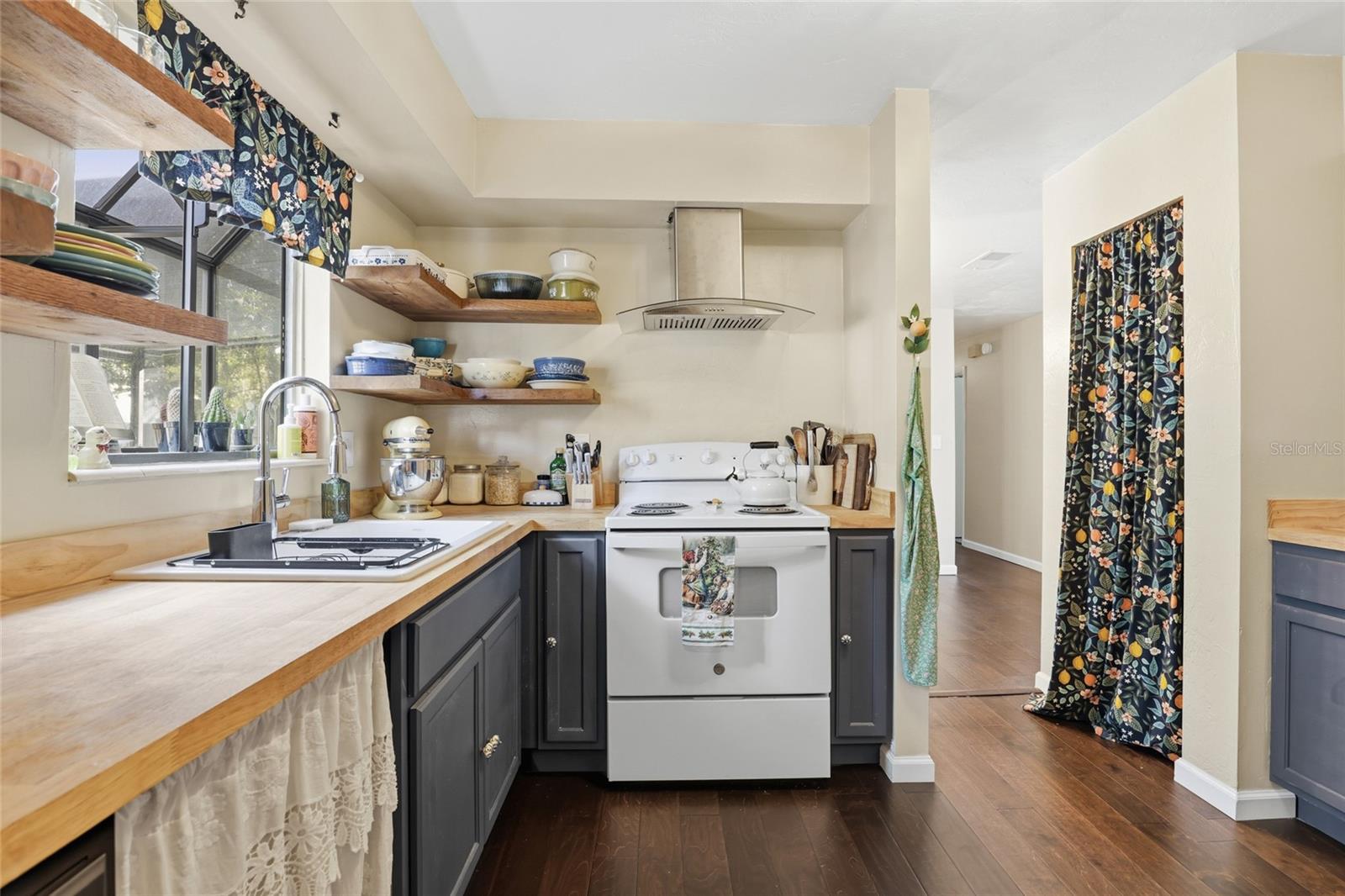 SPRINGTREE III - Residential