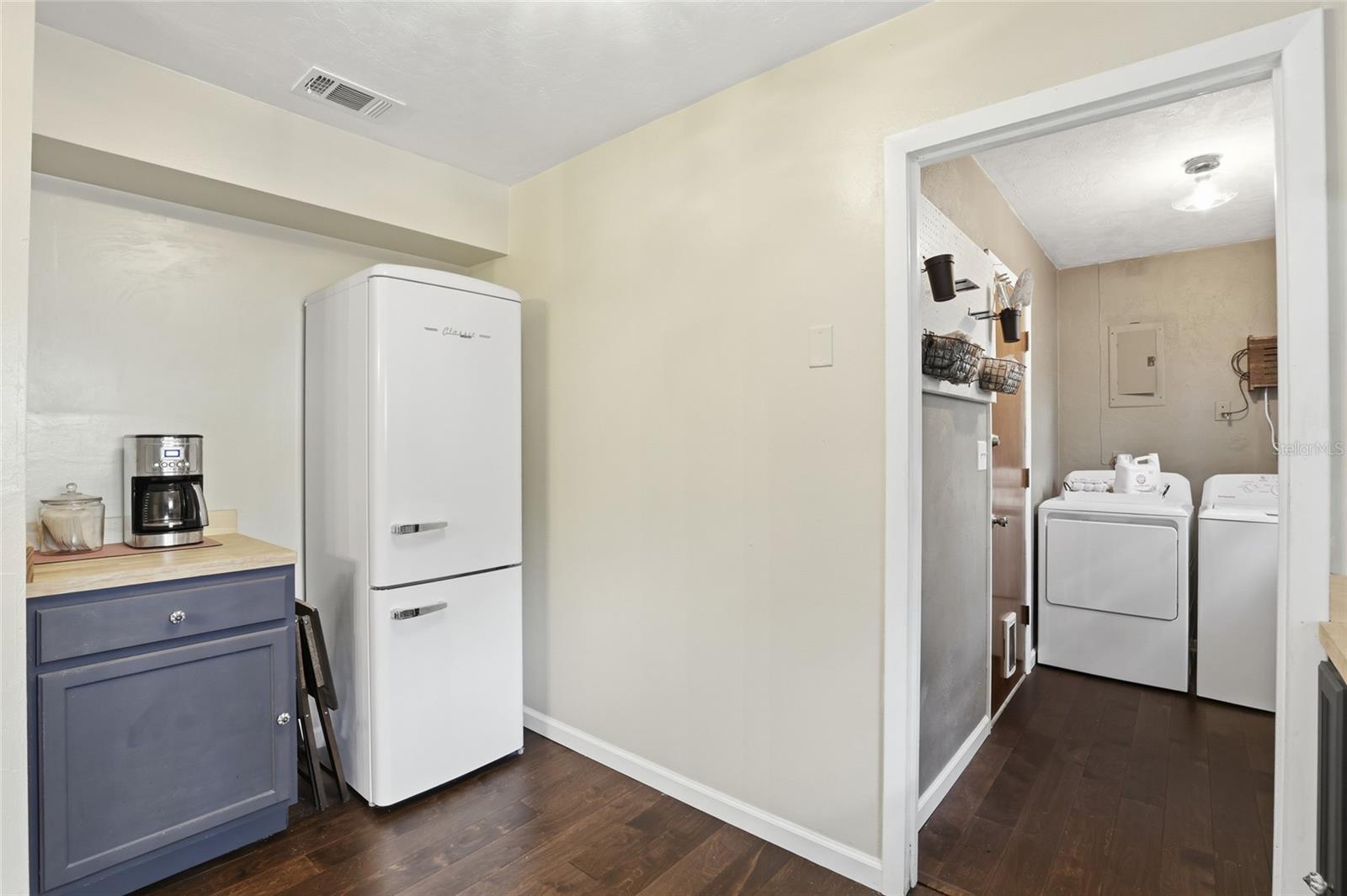 SPRINGTREE III - Residential