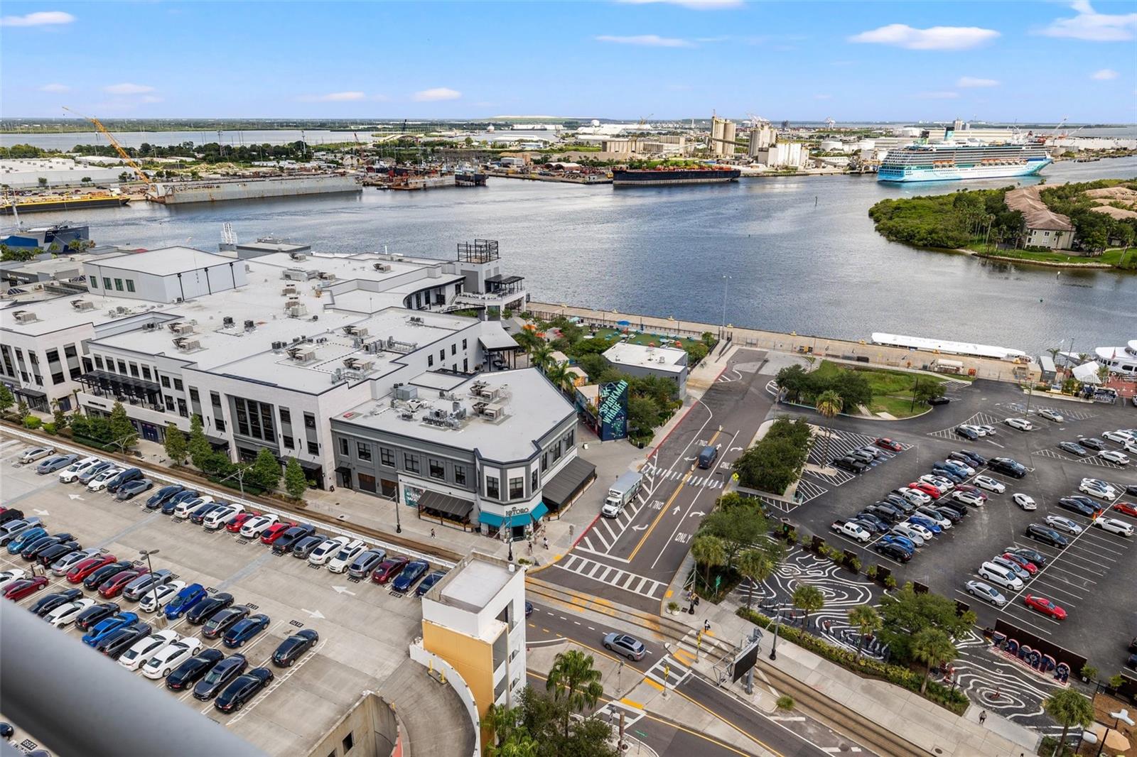 TOWERS OF CHANNELSIDE - Residential