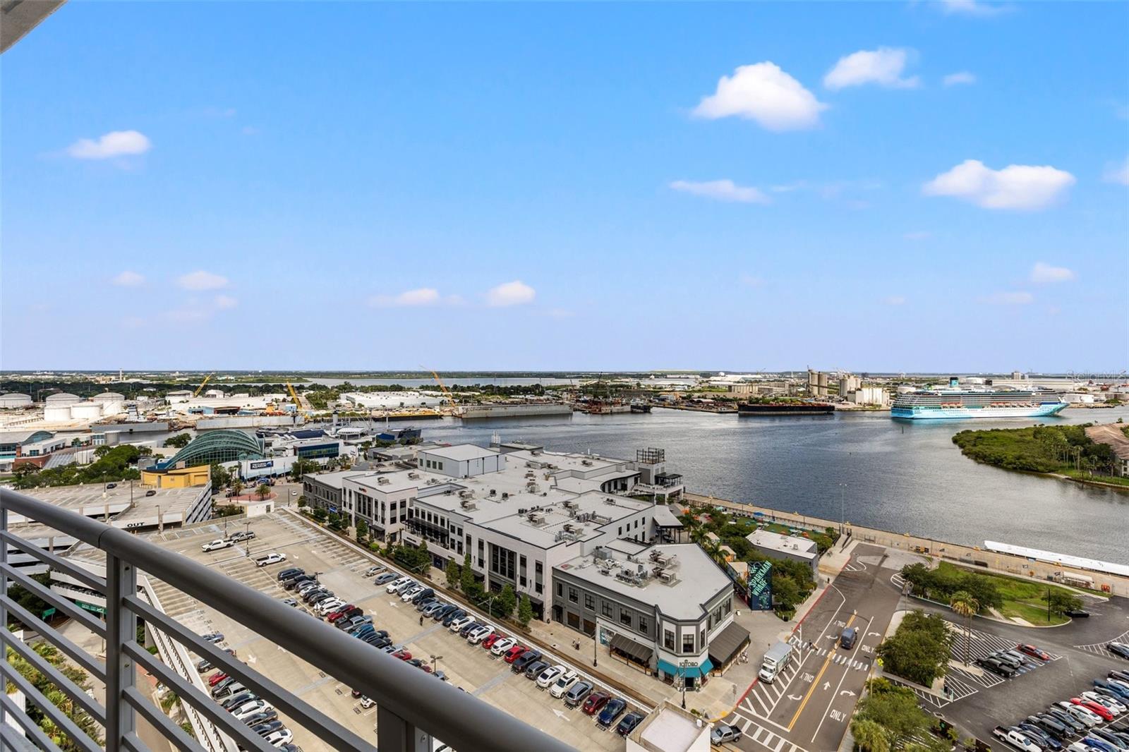 TOWERS OF CHANNELSIDE - Residential