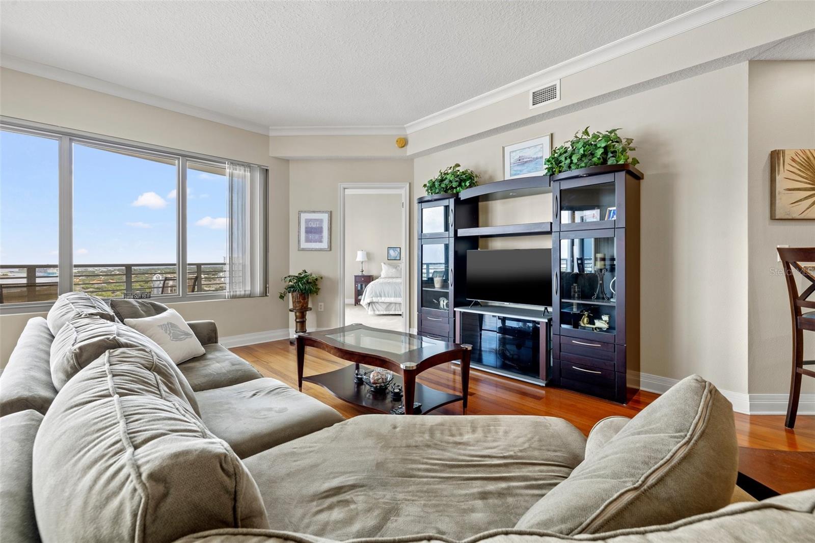 TOWERS OF CHANNELSIDE - Residential