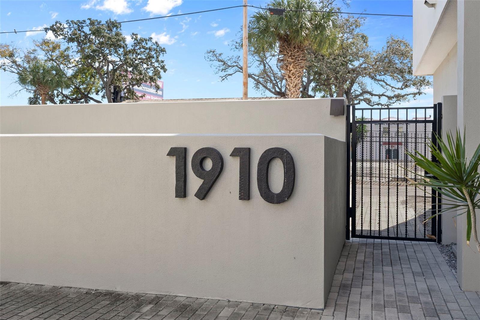 1910 W NORTH A STREET 4