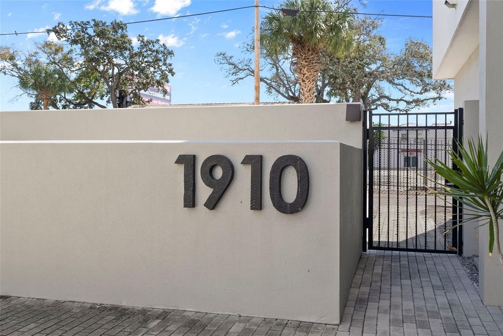 Photo of 1910 W North A Street #4, Tampa, FL 33606 (MLS # TB8468993)