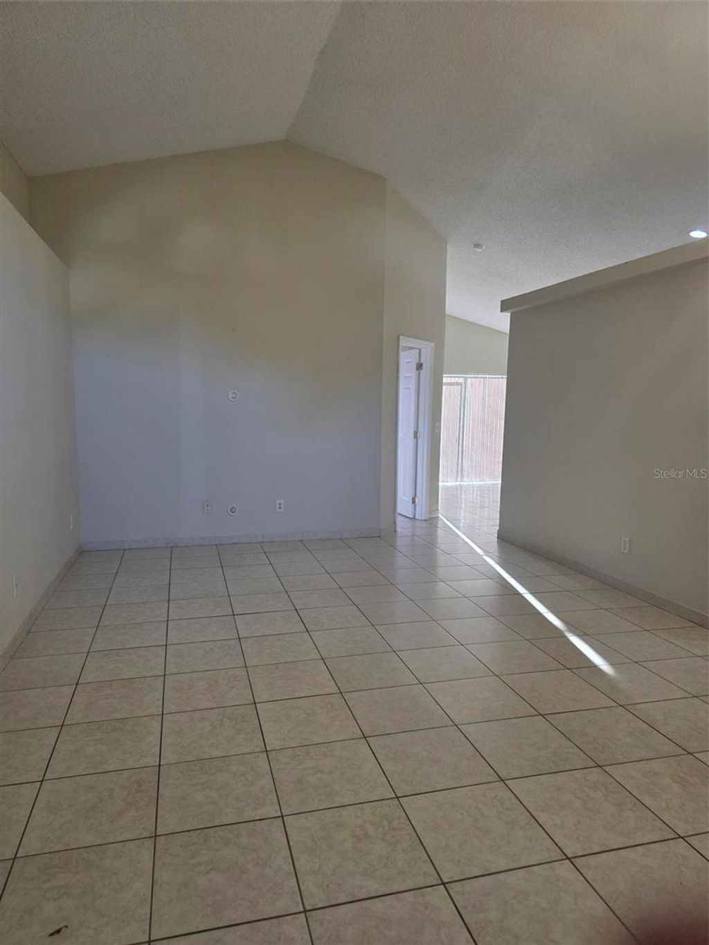 Photo of 689 Cornwallis Drive, Davenport, FL 33897 (MLS # S5145402)