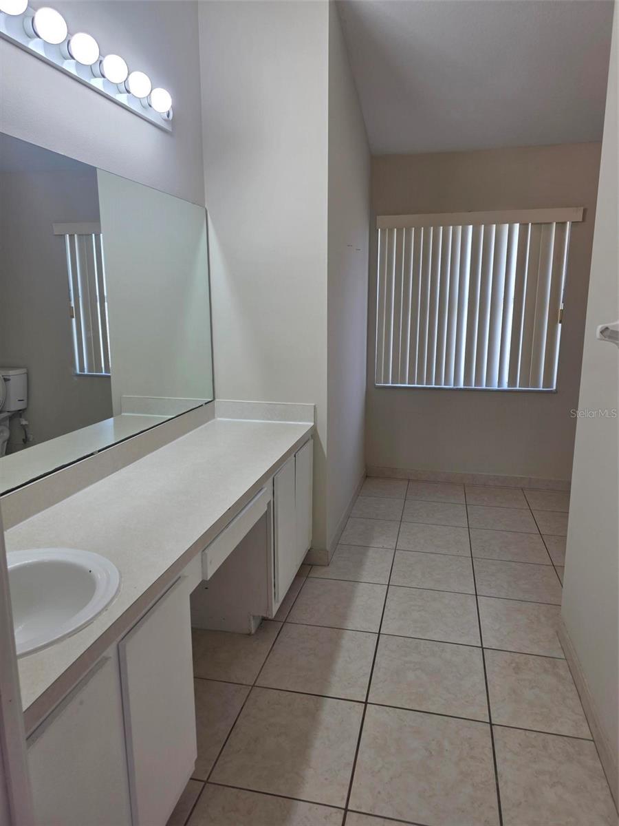 WELLINGTON PH 02 - Residential Lease