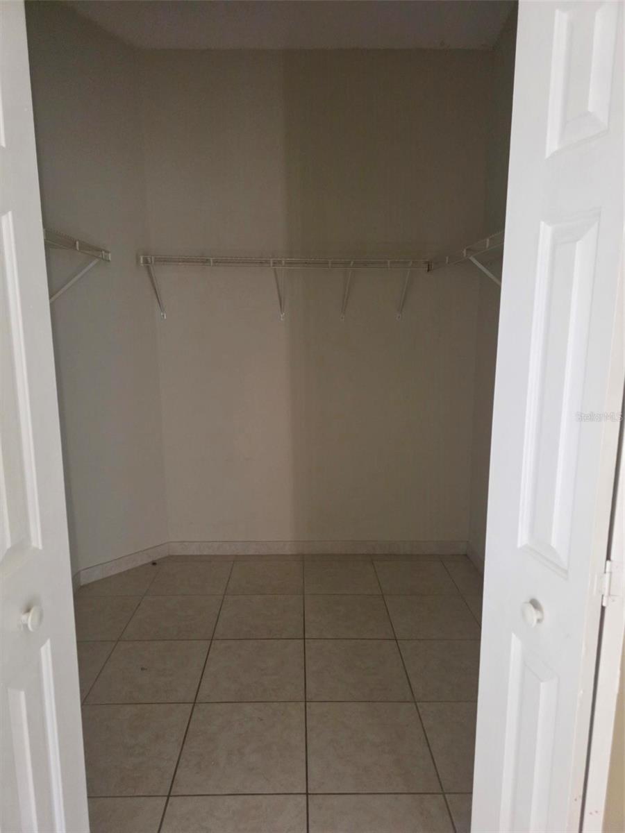 WELLINGTON PH 02 - Residential Lease