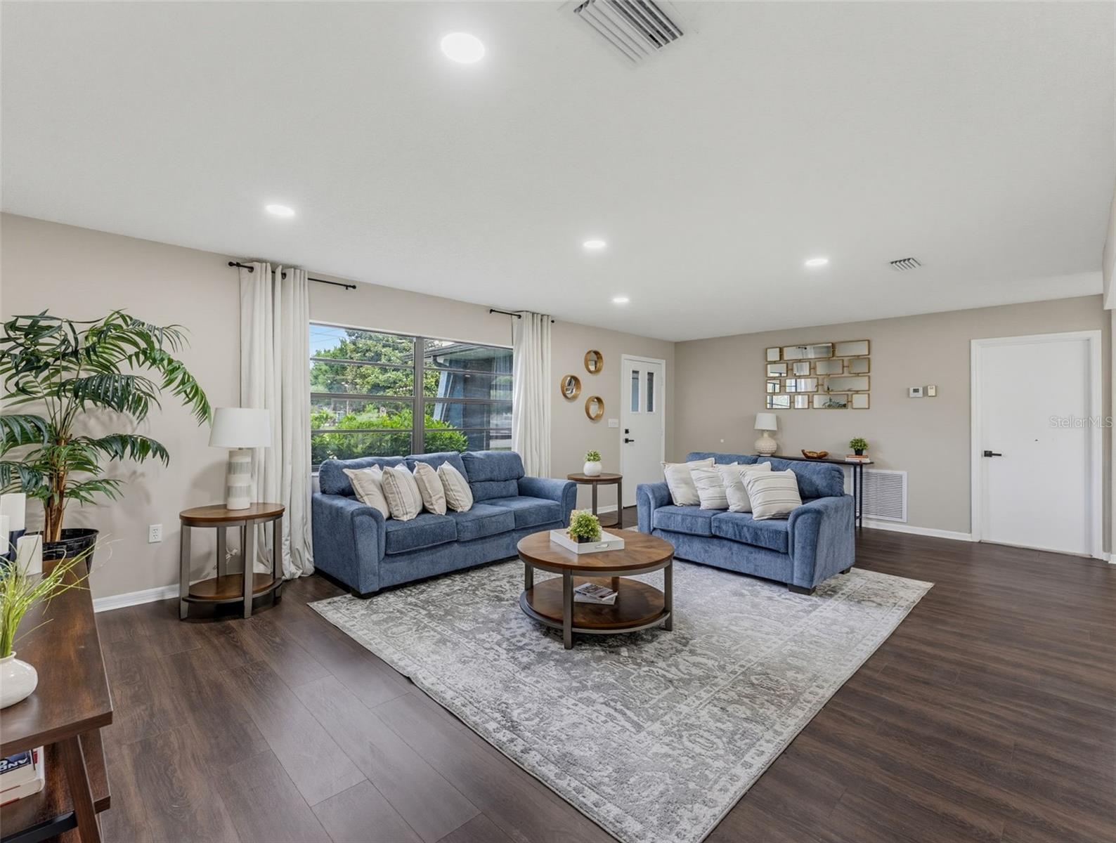 8275 DORA STREET