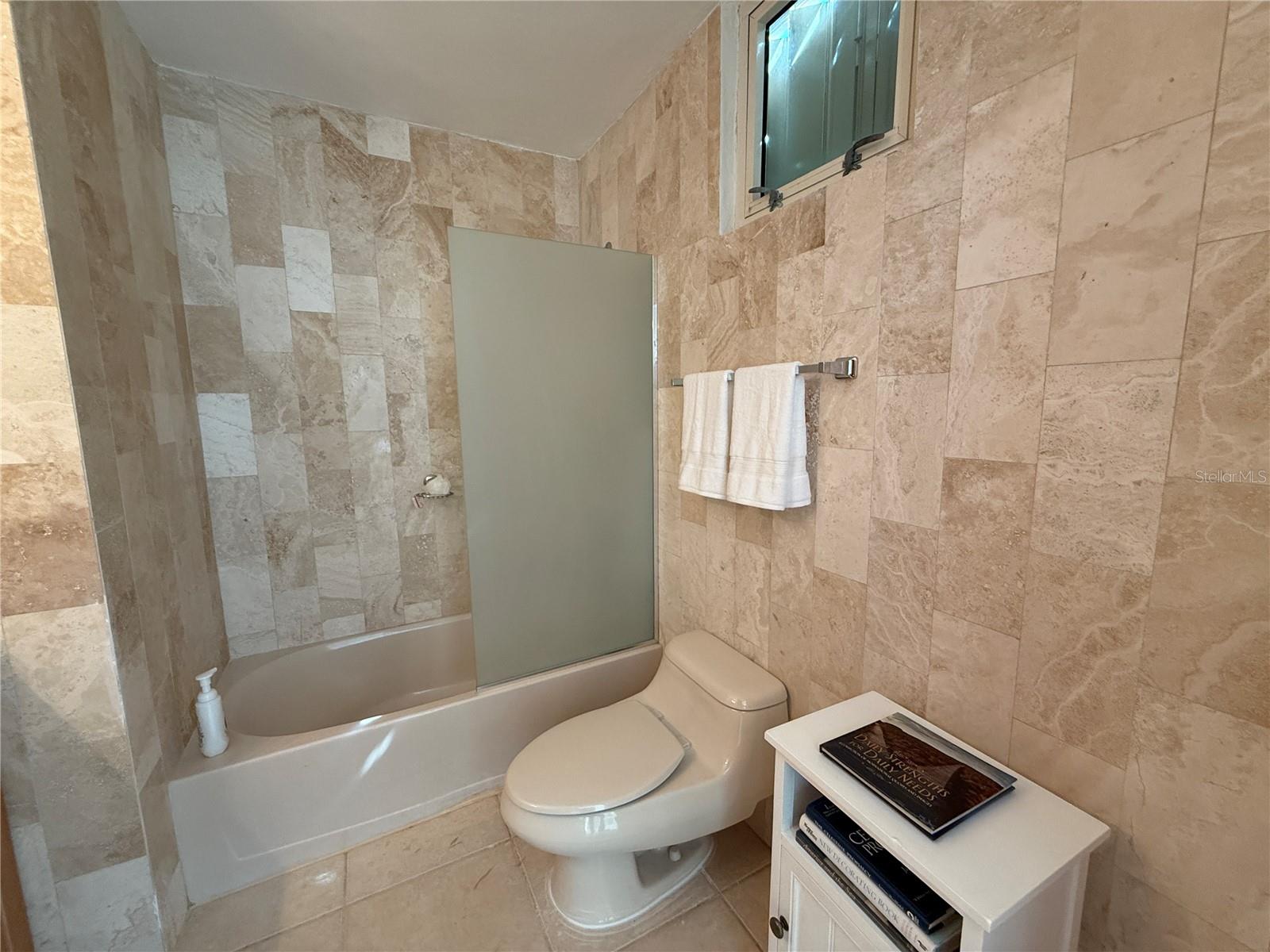 CONDOMINIO EL ZAFIRO - Residential