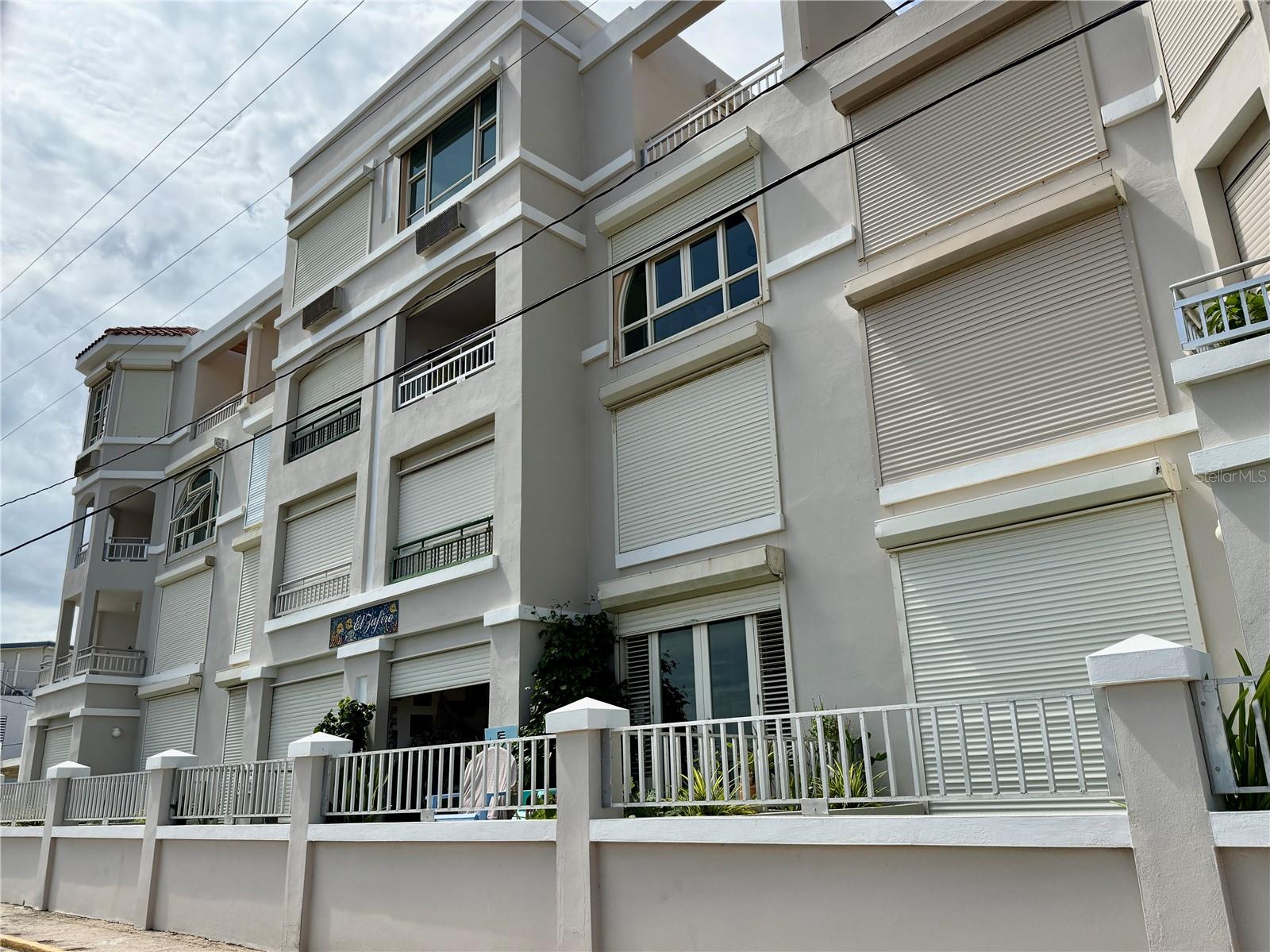 CONDOMINIO EL ZAFIRO - Residential