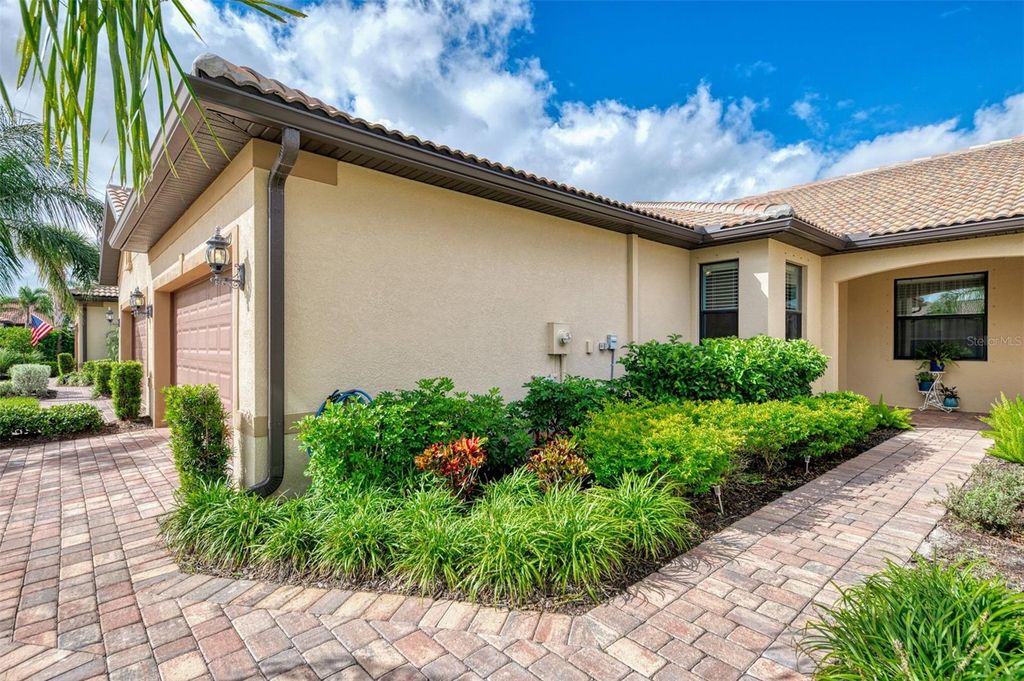 Photo of 18819 Lanuvio Street, Venice, FL 34293 (MLS # A4668037)
