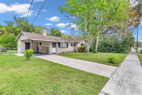 A home in DAYTONA BEACH