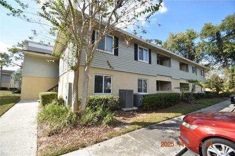 Photo of 228 Thorn Tree Place, Brandon, FL 33510 (MLS # TB8448040)