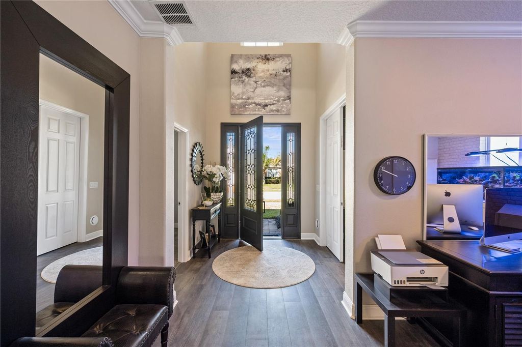 Photo of 1001 Vinsetta Circle, Winter Garden, FL 34787 (MLS # O6392172)