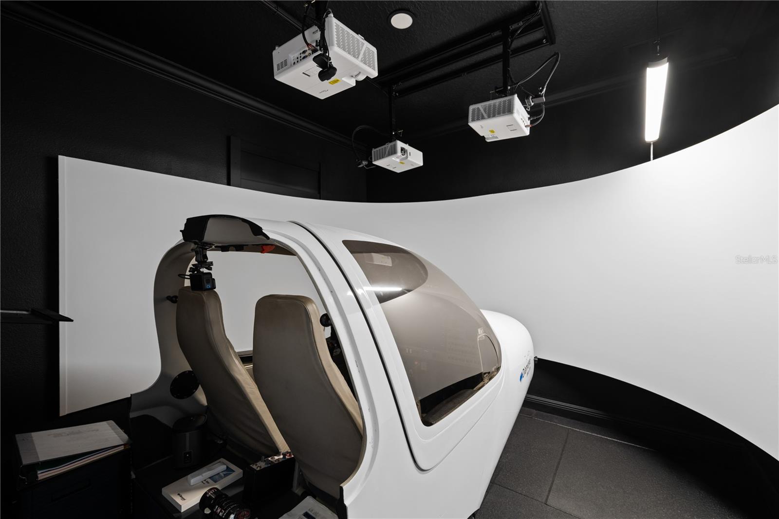 1001 VINSETTA CIRCLE