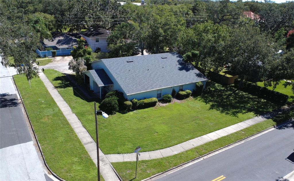 Photo of 401 S Myrtle Avenue, Sanford, FL 32771 (MLS # O6353251)