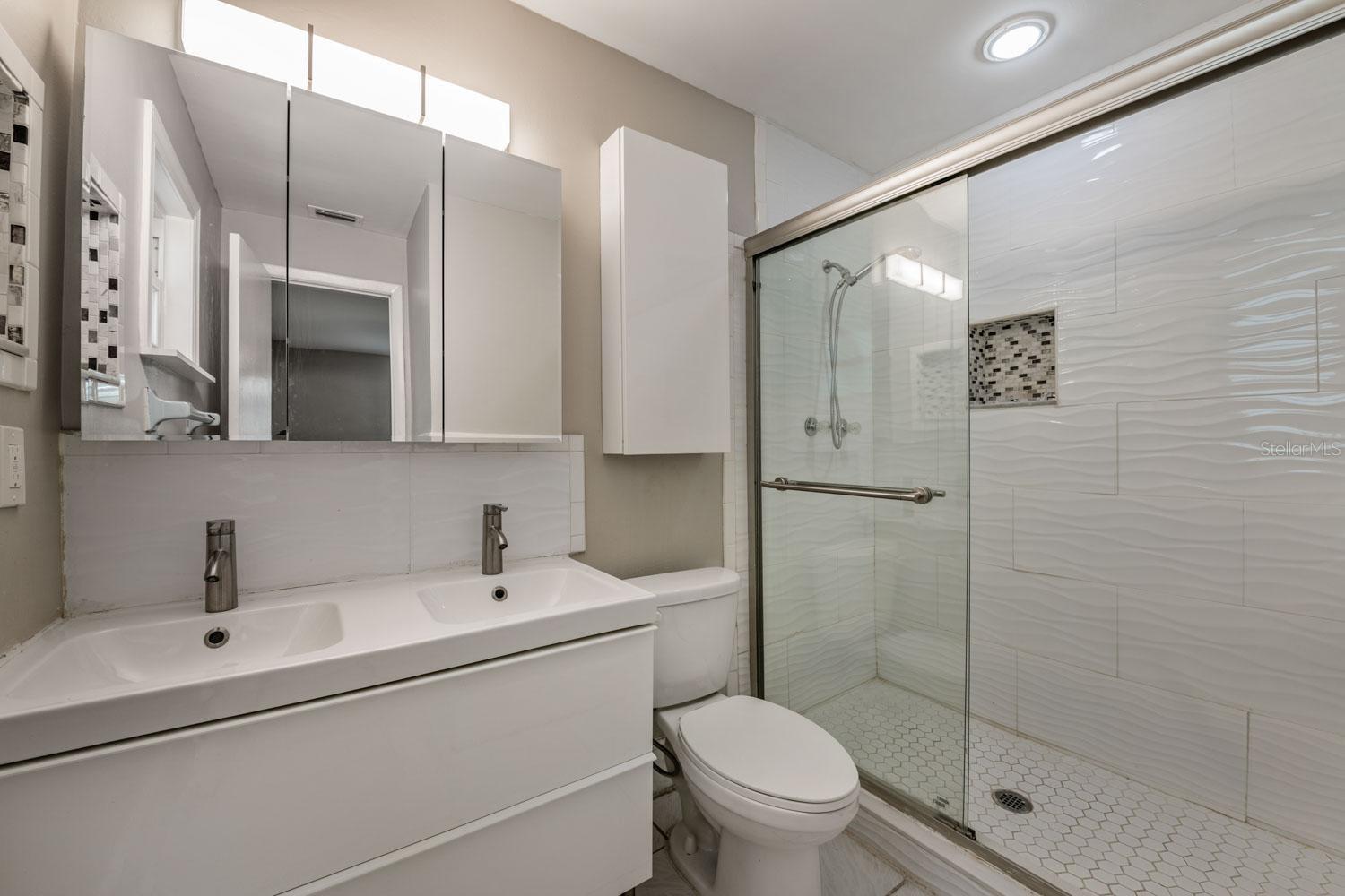 MEADOWLAWN CARDINAL ESTATE - Residential