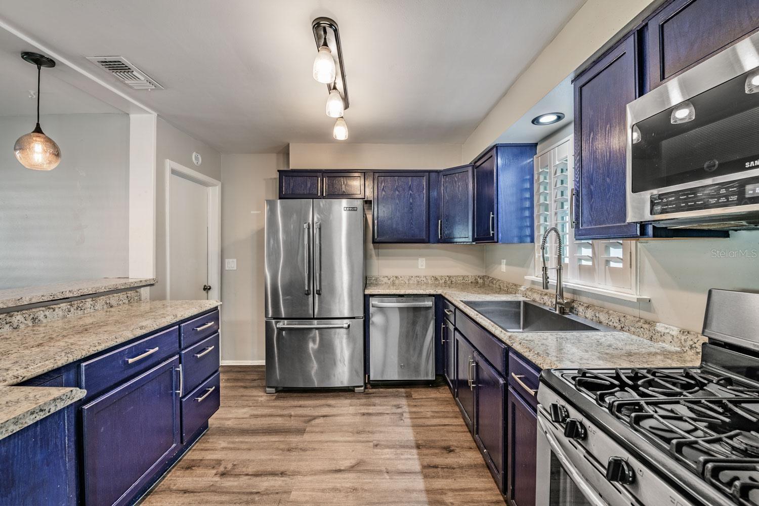 MEADOWLAWN CARDINAL ESTATE - Residential