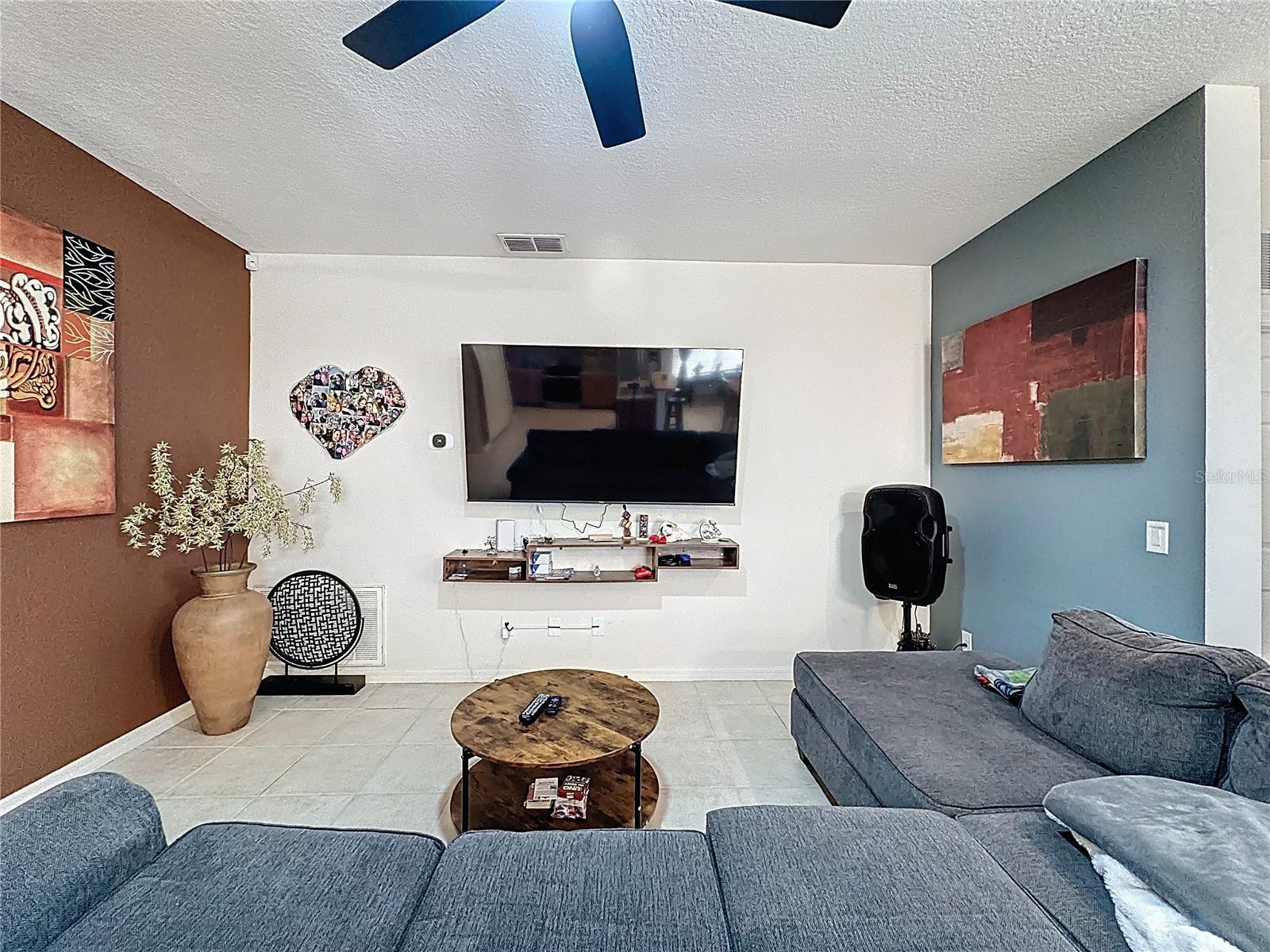 WATERSONG PH 01 - Residential