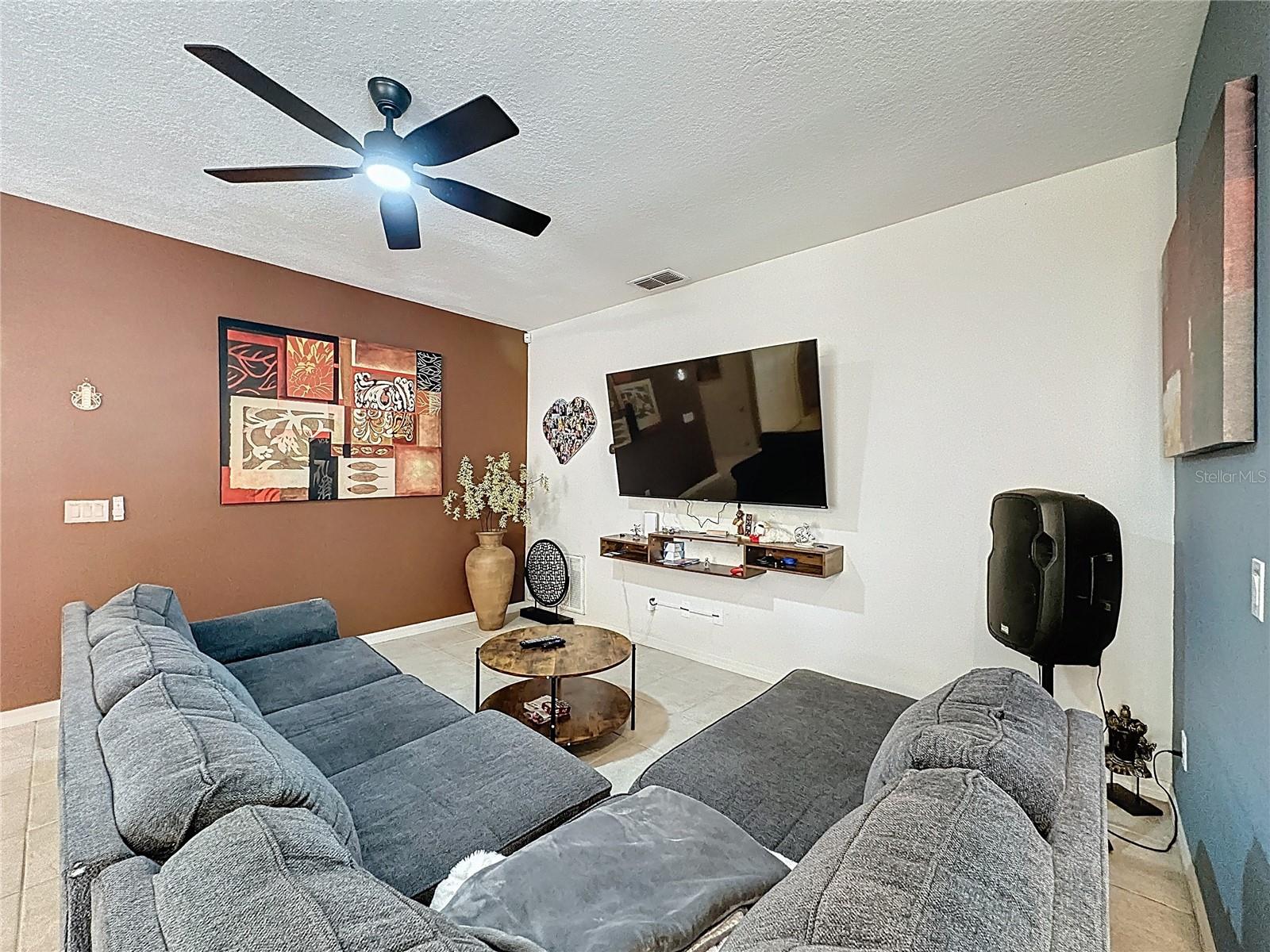 WATERSONG PH 01 - Residential