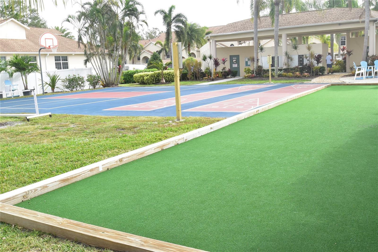 PINESTONE AT PALMER RANCH - Residential Lease