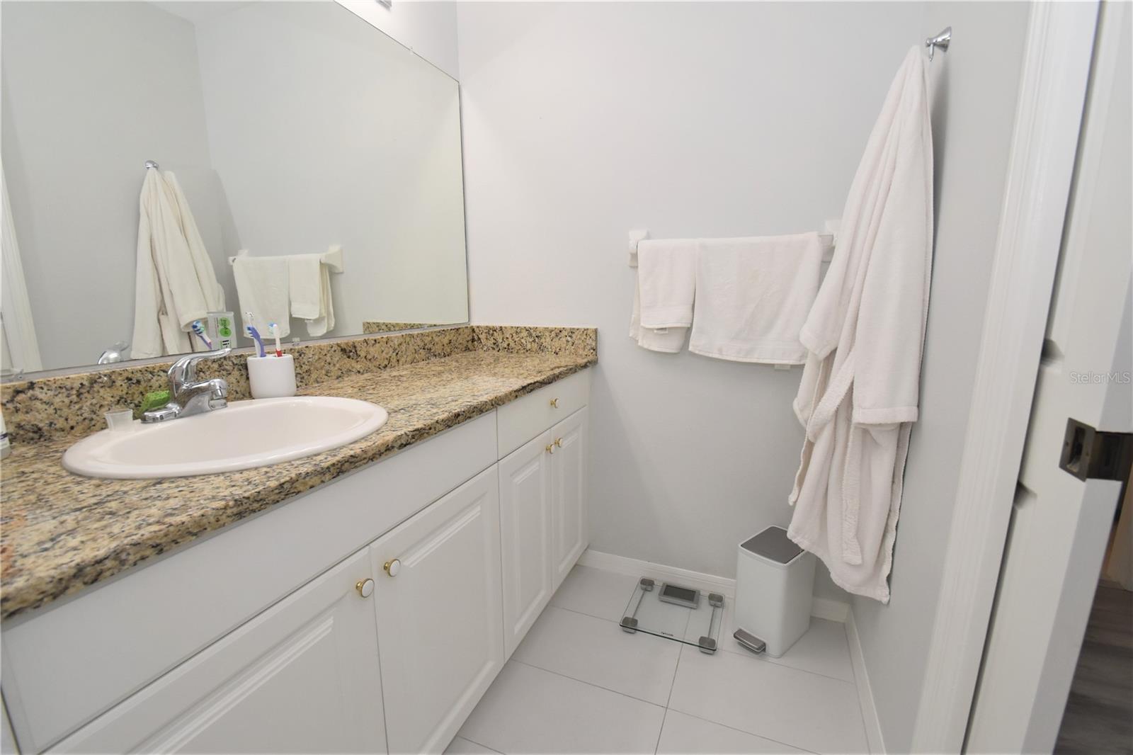 PINESTONE AT PALMER RANCH - Residential Lease