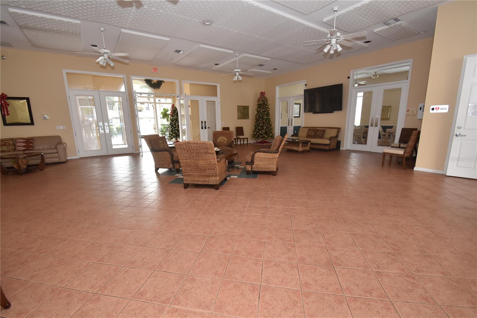 PINESTONE AT PALMER RANCH - Residential Lease