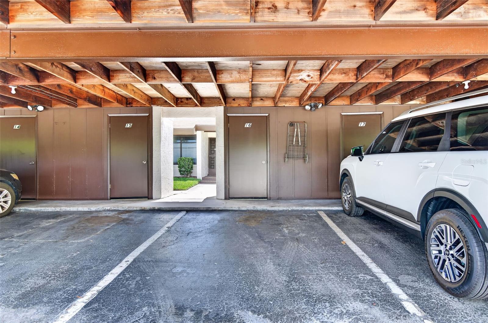 2207 BELLEAIR ROAD B16