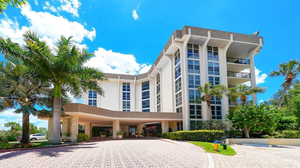 Photo of 1701 Gulf Of Mexico Drive #404, Longboat Key, FL 34228 (MLS # A4659020)