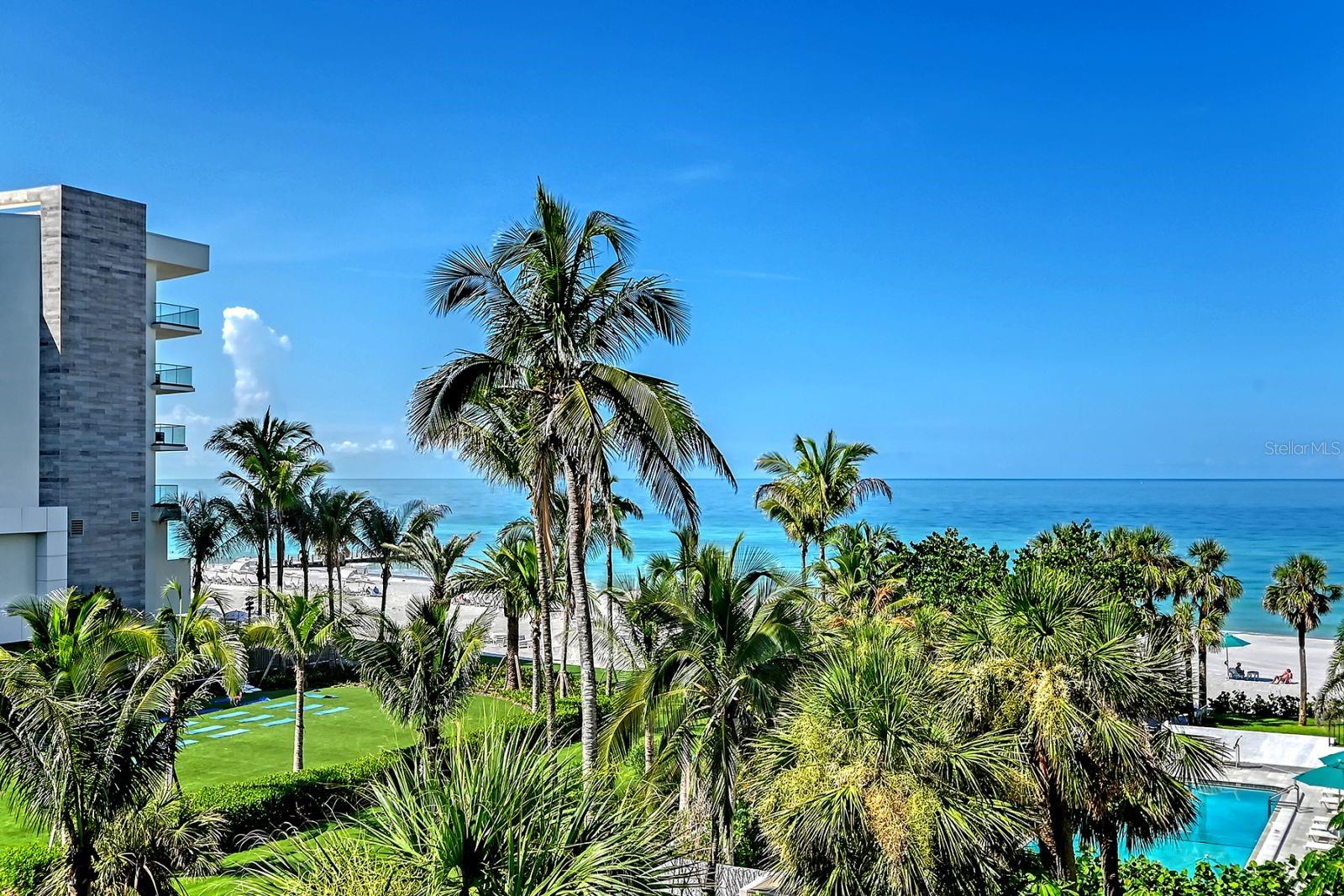 AQUARIUS CLUB - Residential