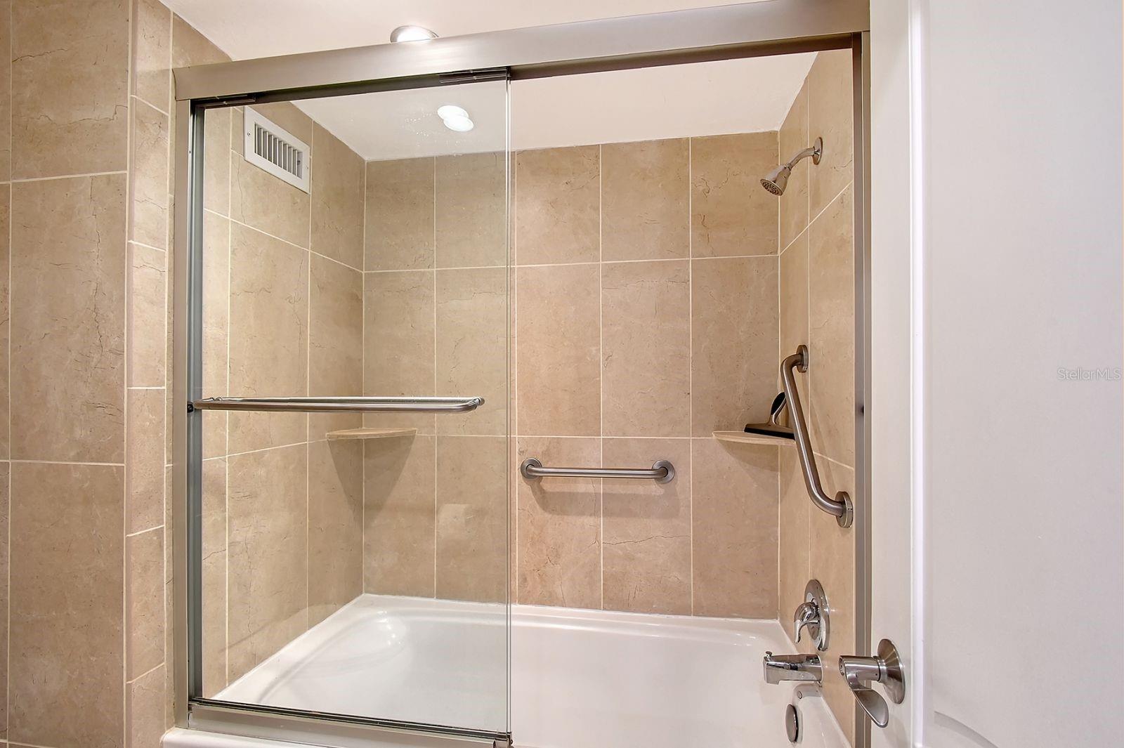 AQUARIUS CLUB - Residential