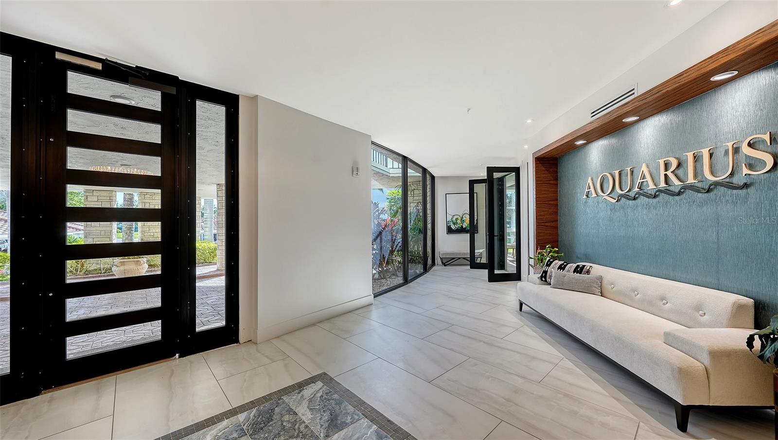 AQUARIUS CLUB - Residential